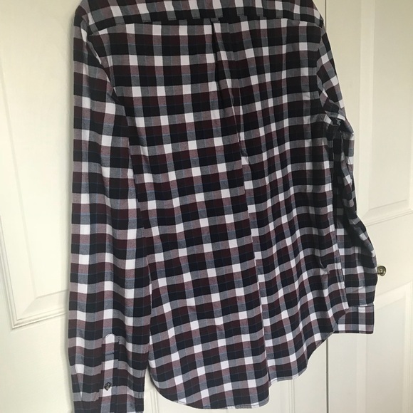 Old Navy Plaid Slim Fit Button Down Shirt - Picture 6 of 6